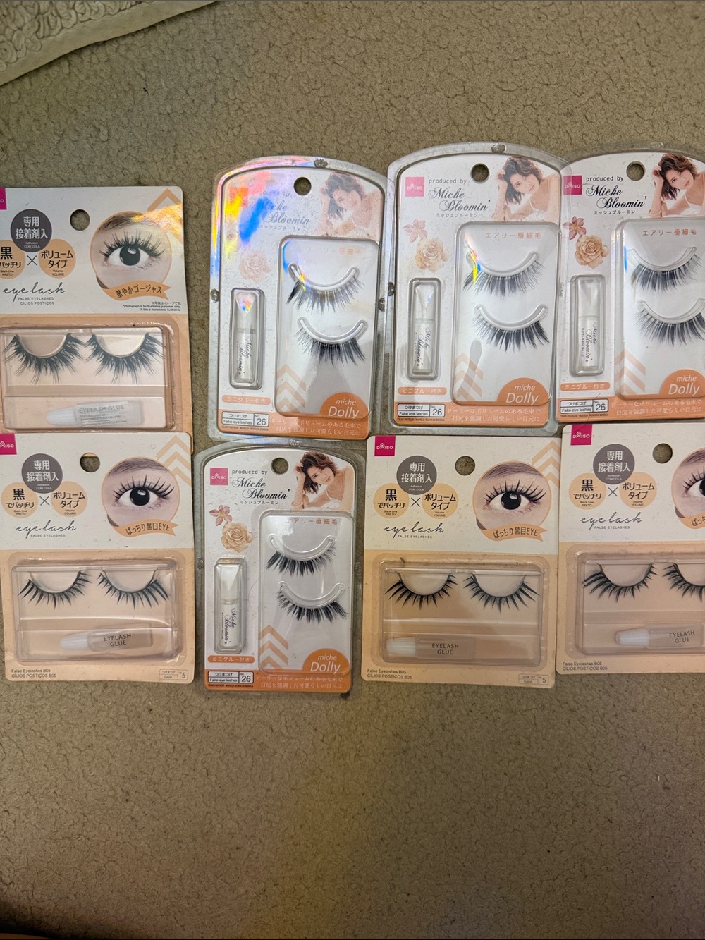 eyelashes